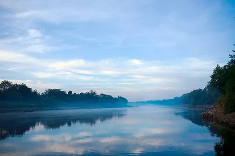 Sungai Terpanjang di Pulau Jawa dan Fakta Uniknya