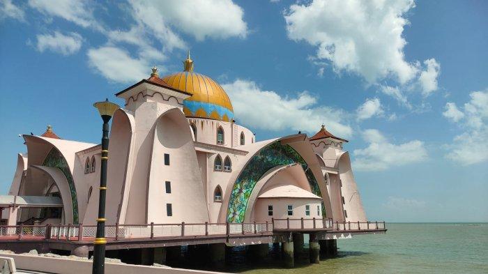 Menelusuri Fakta Menarik tentang Masjid Ngapung di Banten