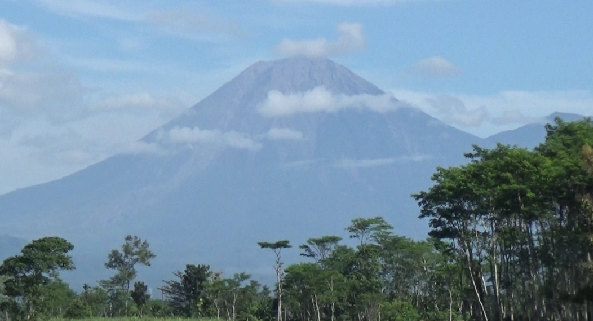 7 Fakta Menarik Gunung Semeru